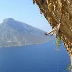 Apollonia ماسوري