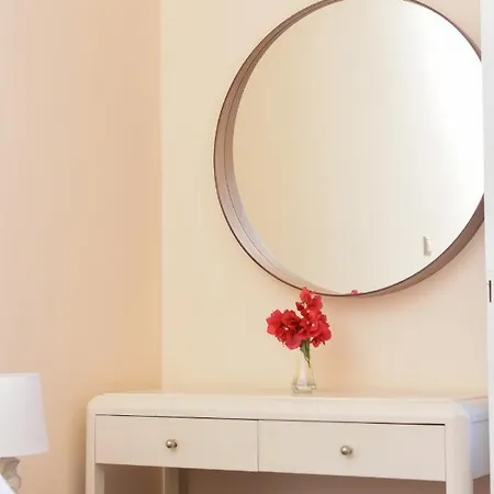 Apollonia Aparthotel 2*