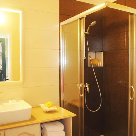 Aparthotel Apollonia 2*